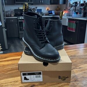 Dr. Martens Black Boots- MENS SIZE 9 // WOMENS SIZE 10